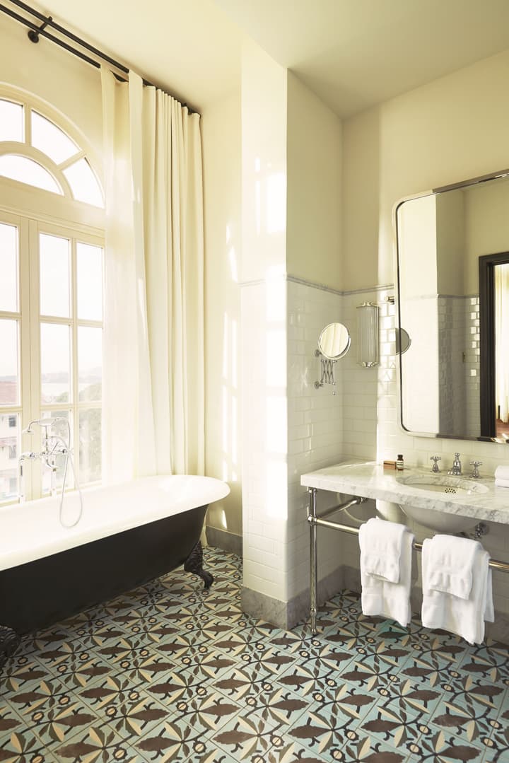 American Trade Hotel