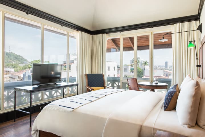 American Trade Hotel