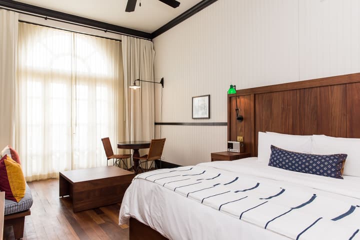 American Trade Hotel