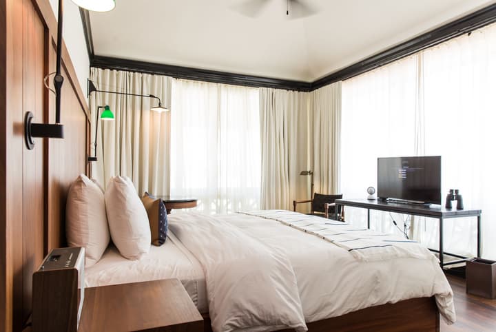 American Trade Hotel