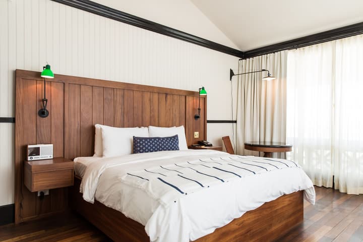 American Trade Hotel