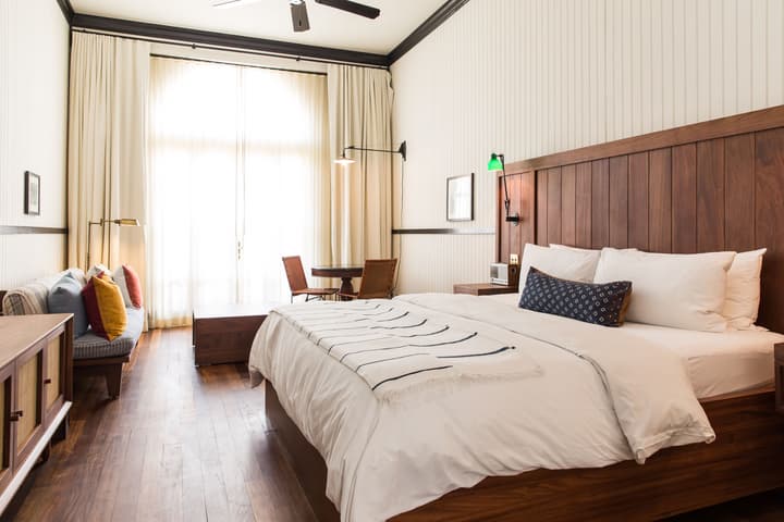 American Trade Hotel