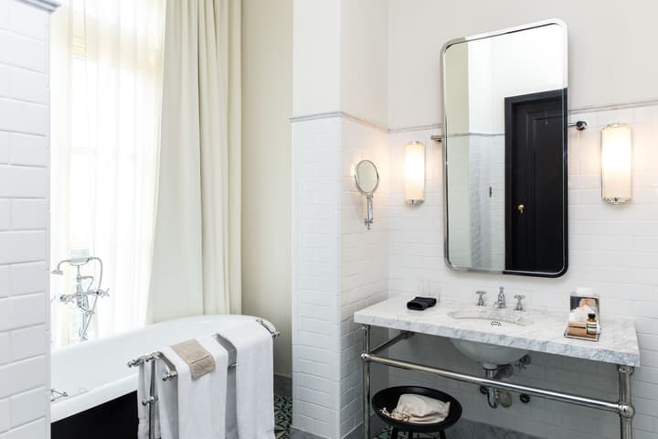American Trade Hotel