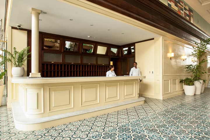 American Trade Hotel