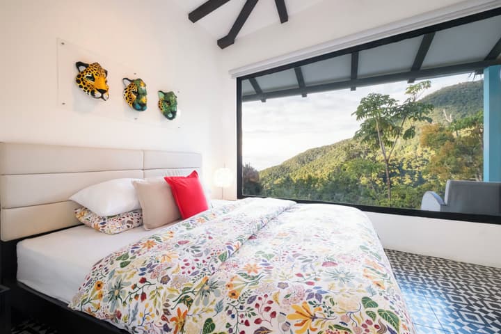 Dantica Cloud Forest Lodge