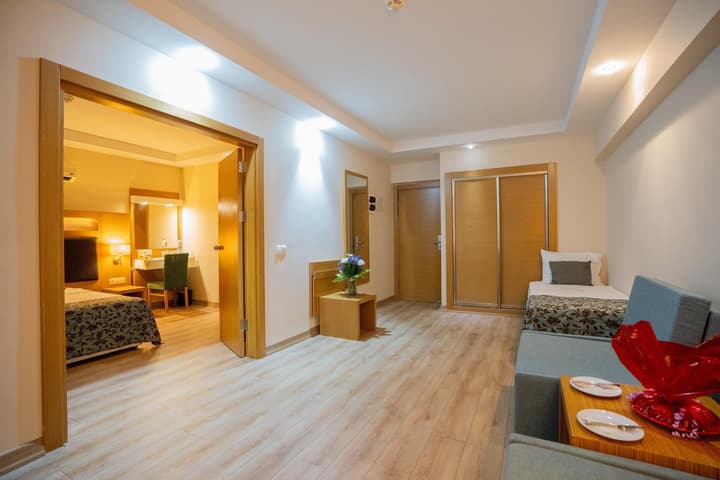 Marbel Hotel by Palm Wings