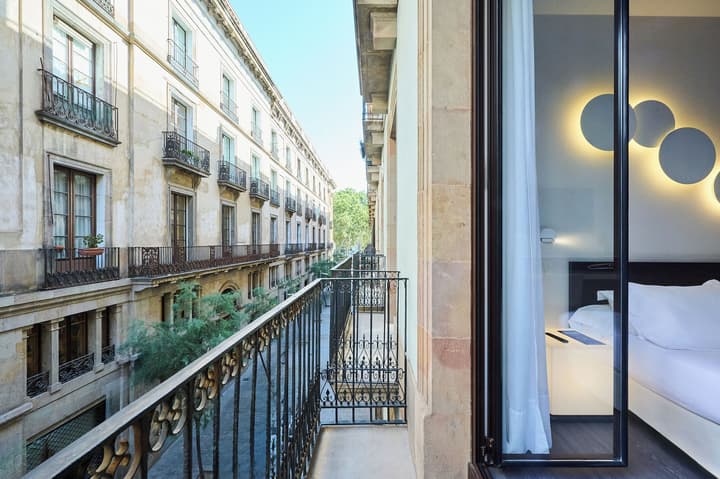 H10 Port Vell