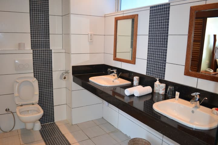 Cowrie Shell Beach Apartments