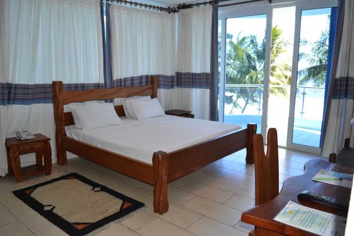 Cowrie Shell Beach Apartments