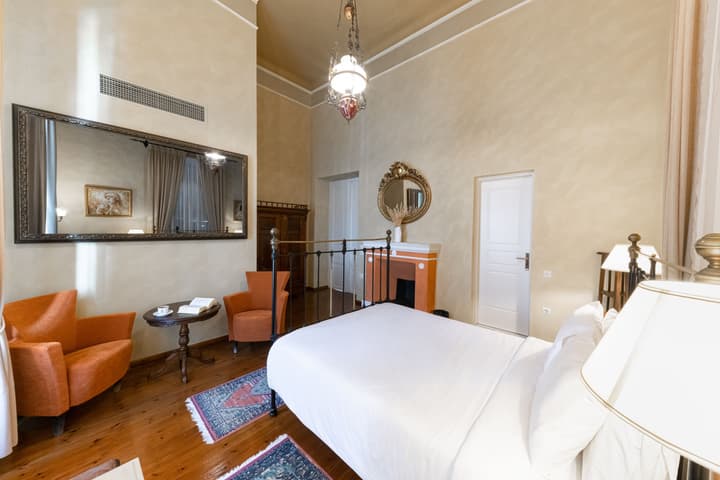 Nafsimedon Hotel