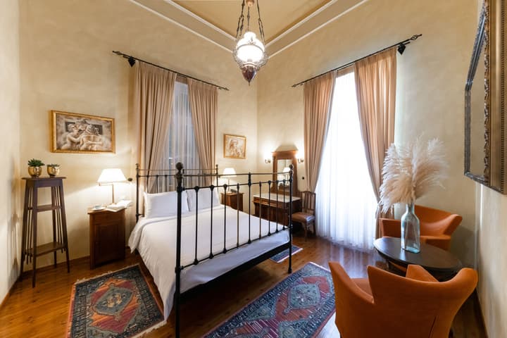 Nafsimedon Hotel