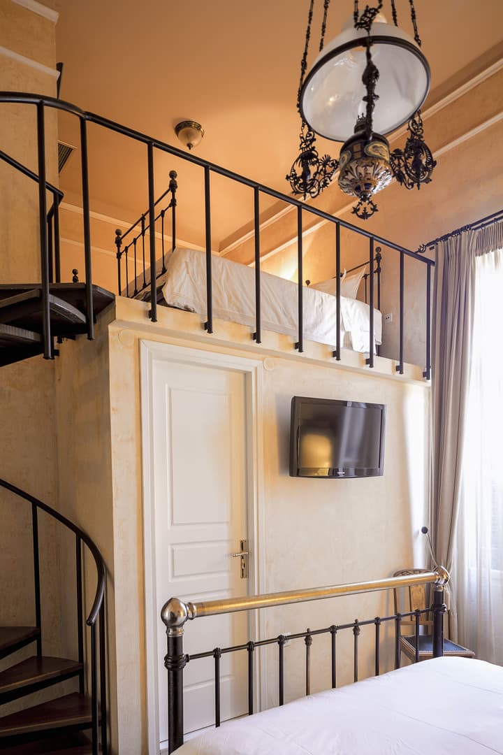 Nafsimedon Hotel