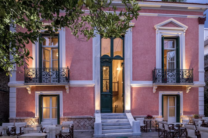 Nafsimedon Hotel