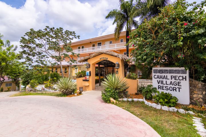 Cahal Pech Village Resort