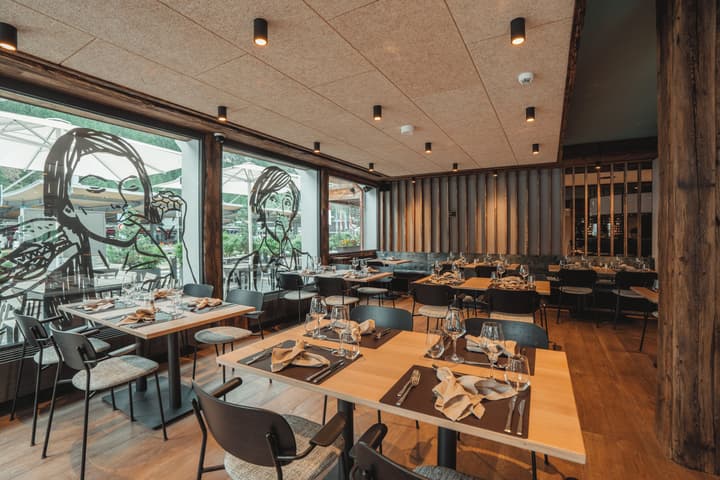 Matterhorn Inn - Wellness & Dining - at Zermatt Shuttle Station