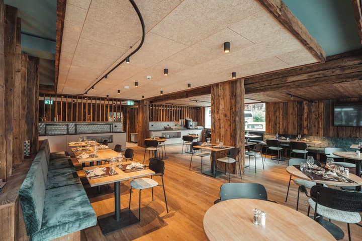 Matterhorn Inn - Wellness & Dining - at Zermatt Shuttle Station