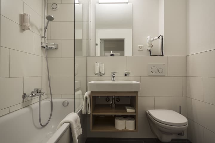 Matterhorn Inn - Wellness & Dining - at Zermatt Shuttle Station
