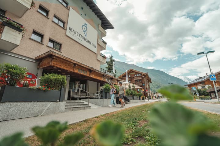 Matterhorn Inn - Wellness & Dining - at Zermatt Shuttle Station