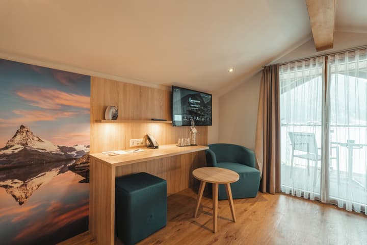 Matterhorn Inn - Wellness & Dining - at Zermatt Shuttle Station