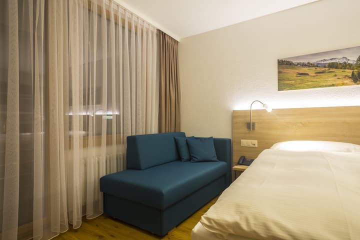 Matterhorn Inn - Wellness & Dining - at Zermatt Shuttle Station