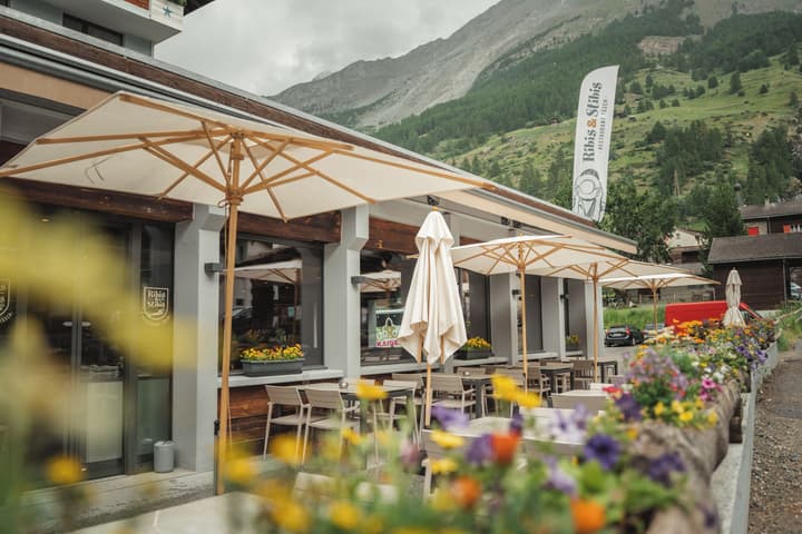 Matterhorn Inn - Wellness & Dining - at Zermatt Shuttle Station