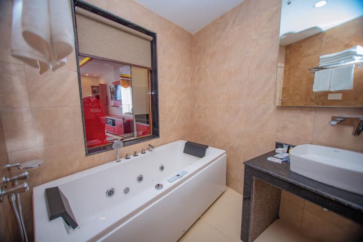 Hotel Pokhara Village & SPA