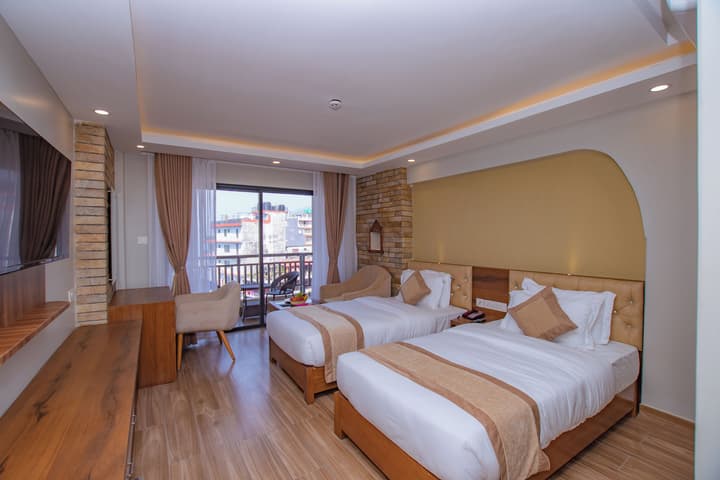 Hotel Pokhara Village & SPA