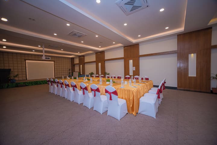 Hotel Pokhara Village & SPA