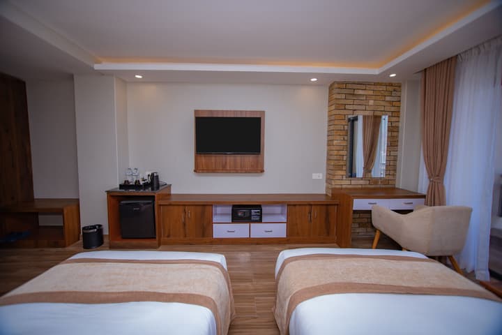 Hotel Pokhara Village & SPA