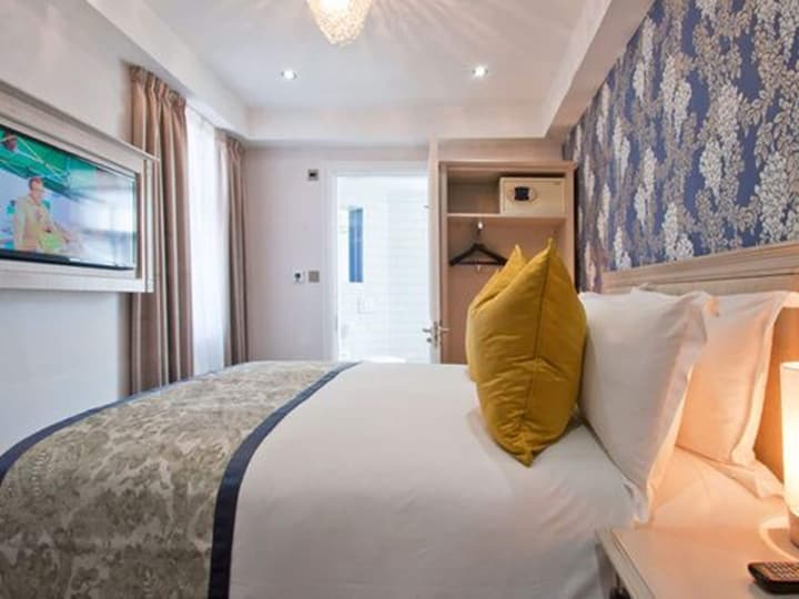 W12 Rooms
