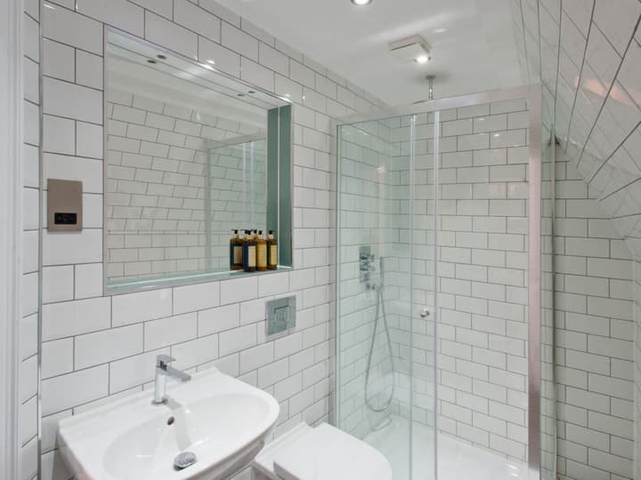 W12 Rooms