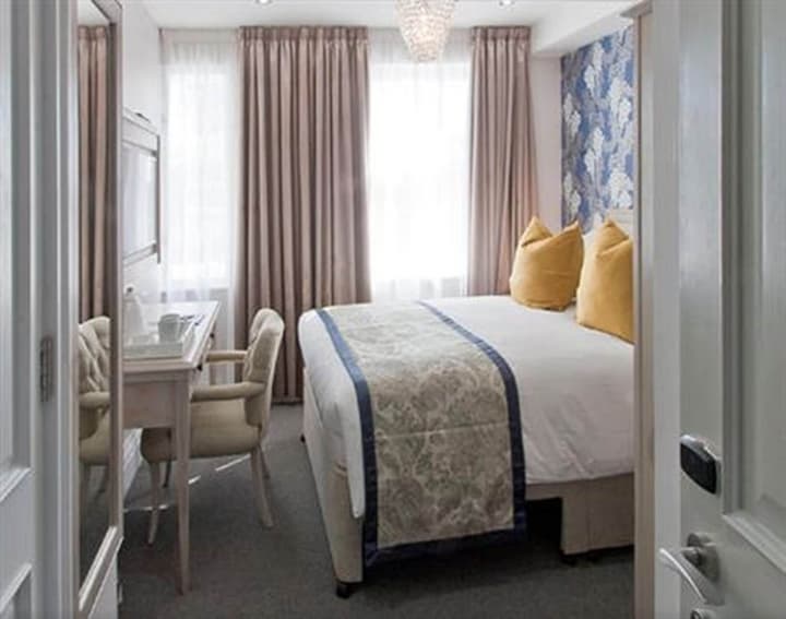W12 Rooms
