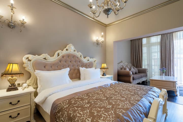 Elegance East Hotel - Boutique Class