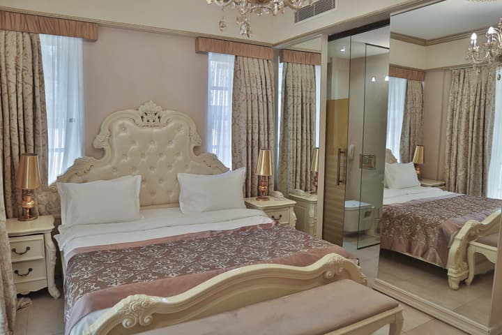 Elegance East Hotel - Boutique Class