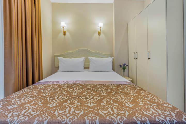 Elegance East Hotel - Boutique Class