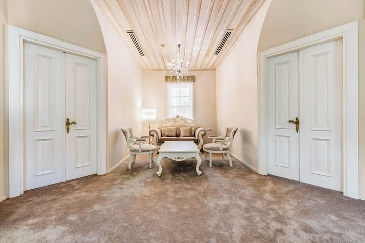 Elegance East Hotel - Boutique Class