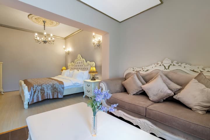 Elegance East Hotel - Boutique Class