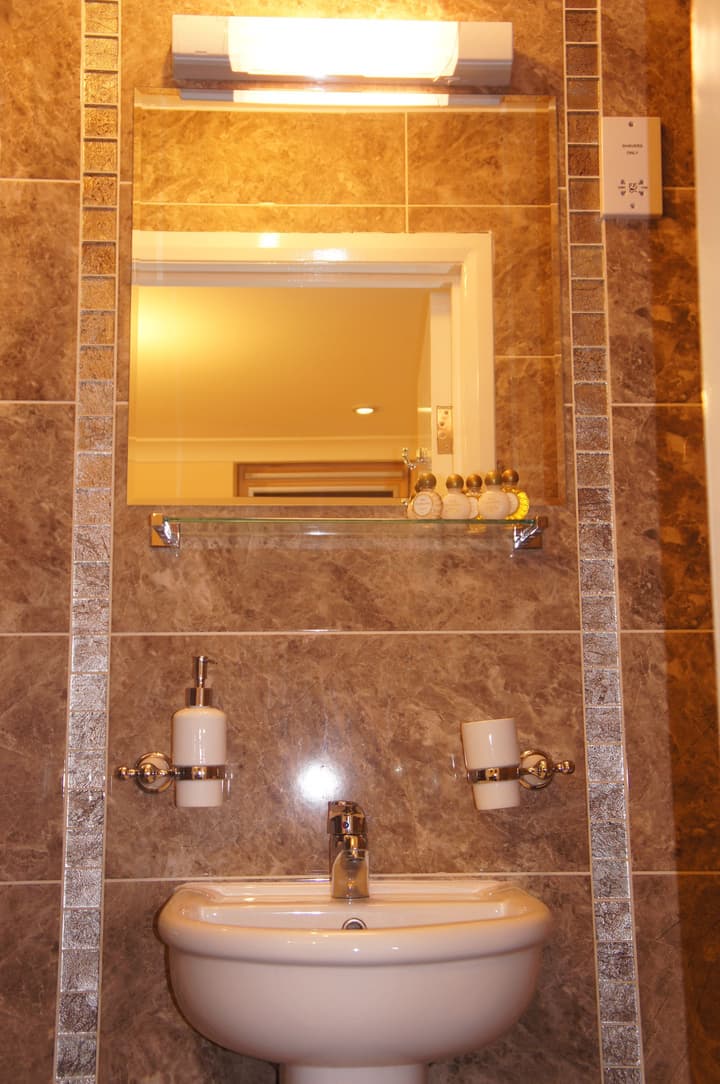 Sapphire Hotel