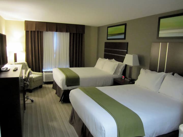 Holiday Inn Express Golden-Kicking Horse by IHG