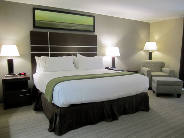 Holiday Inn Express Golden-Kicking Horse by IHG