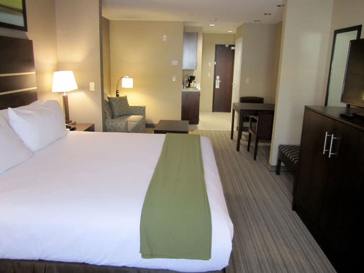 Holiday Inn Express Golden-Kicking Horse by IHG