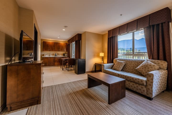 Holiday Inn Express Golden-Kicking Horse by IHG
