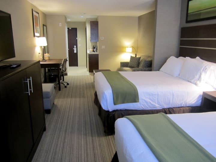 Holiday Inn Express Golden-Kicking Horse by IHG