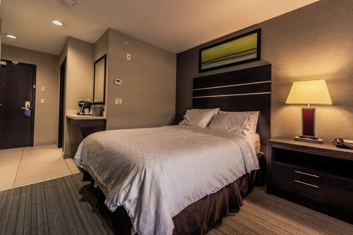 Holiday Inn Express Golden-Kicking Horse by IHG