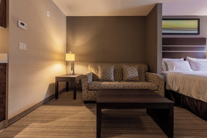 Holiday Inn Express Golden-Kicking Horse by IHG