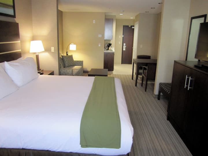 Holiday Inn Express Golden-Kicking Horse by IHG