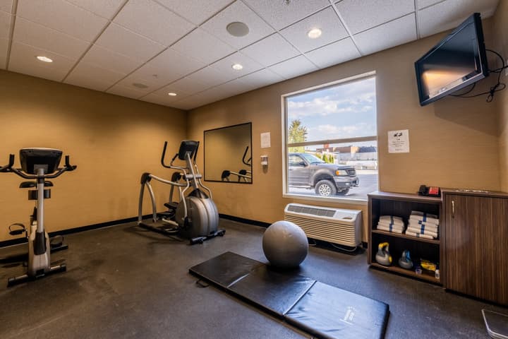 Holiday Inn Express Golden-Kicking Horse by IHG