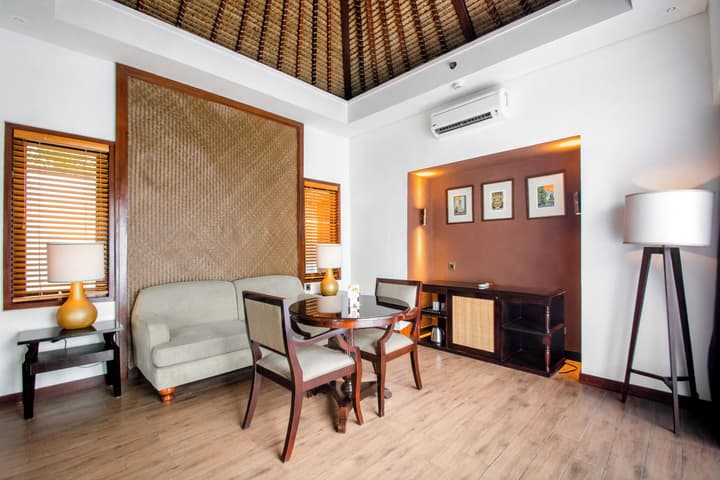 Lembongan Beach Club and Resort