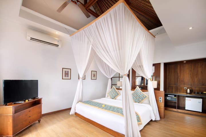 Lembongan Beach Club and Resort