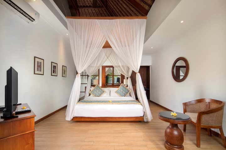 Lembongan Beach Club and Resort